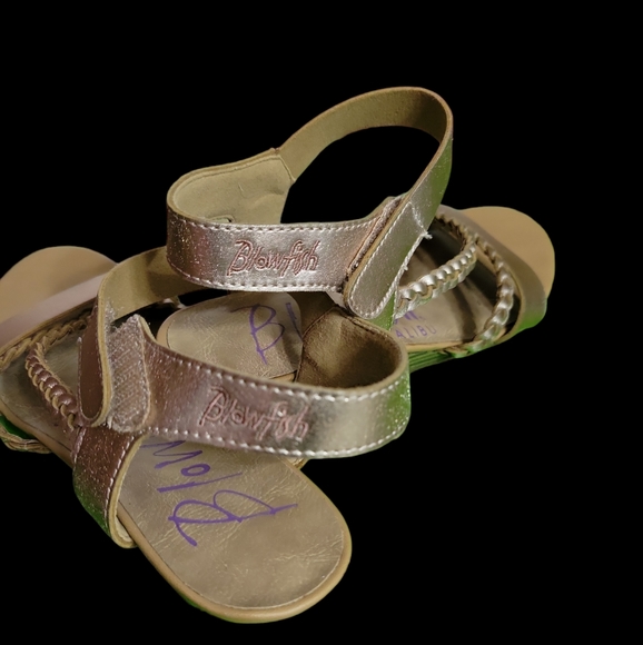 7.5 Metallic Blowfish Wedge Women's Shoe - Picture 3 of 7